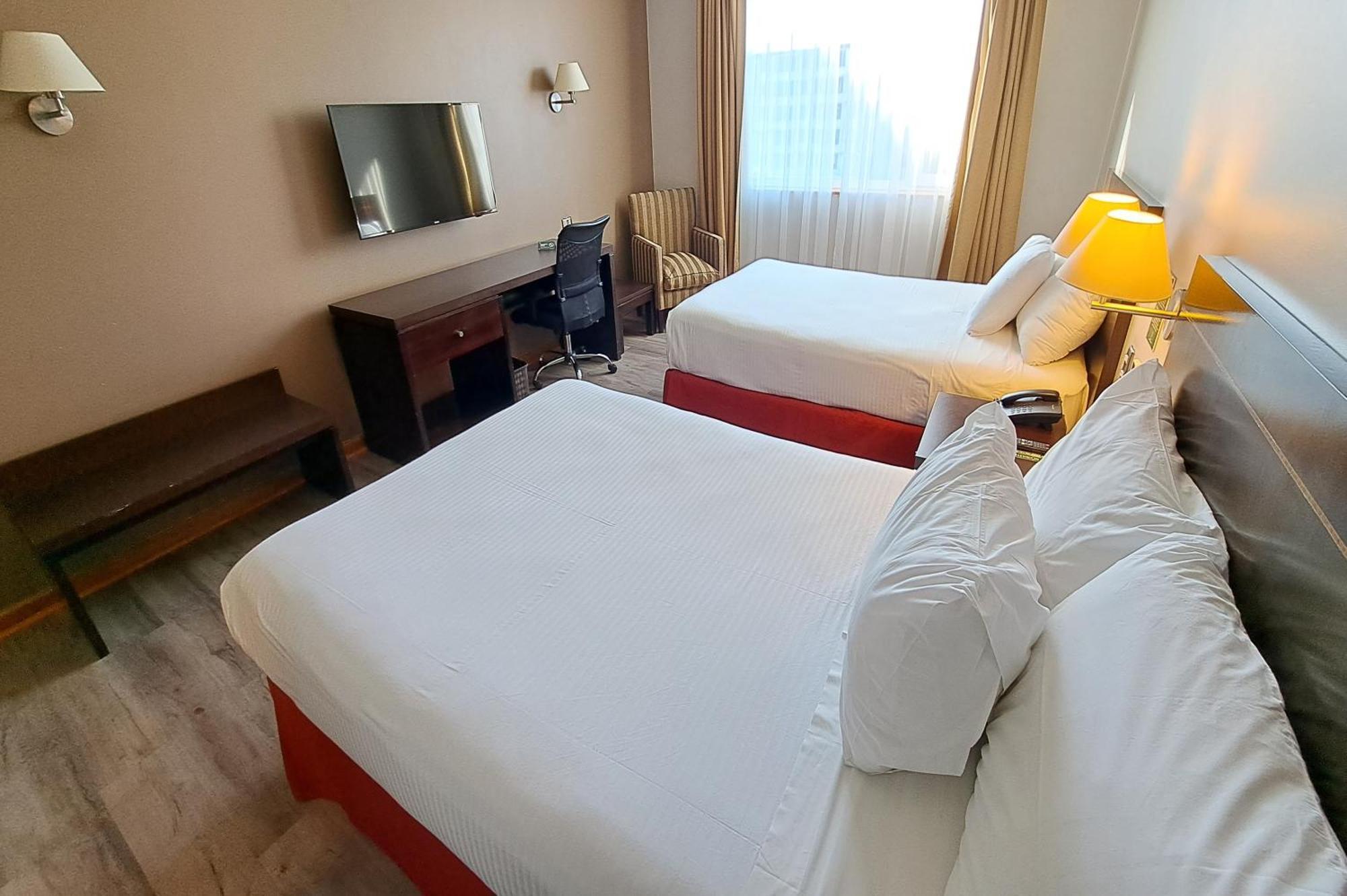 Concepción Hotel Diego De Almagro Lomas Verdes מראה חיצוני תמונה